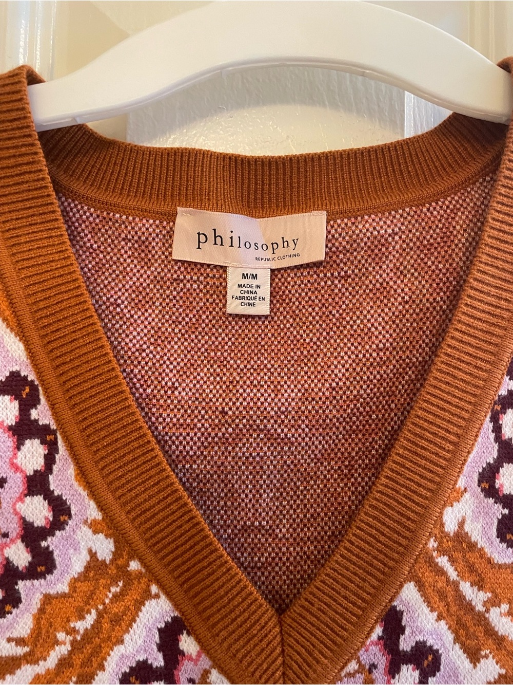 Philosophy v neck sleeveless sweater vest Sz M. Multicolor, like new - Picture 2 of 3
